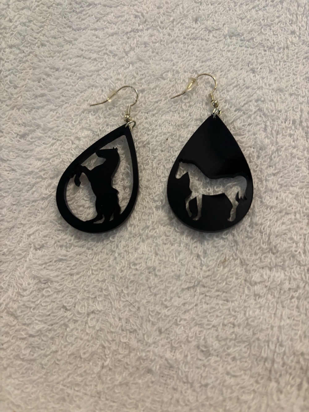 Black Teardrop Horse Silhouette Dangle Earrings